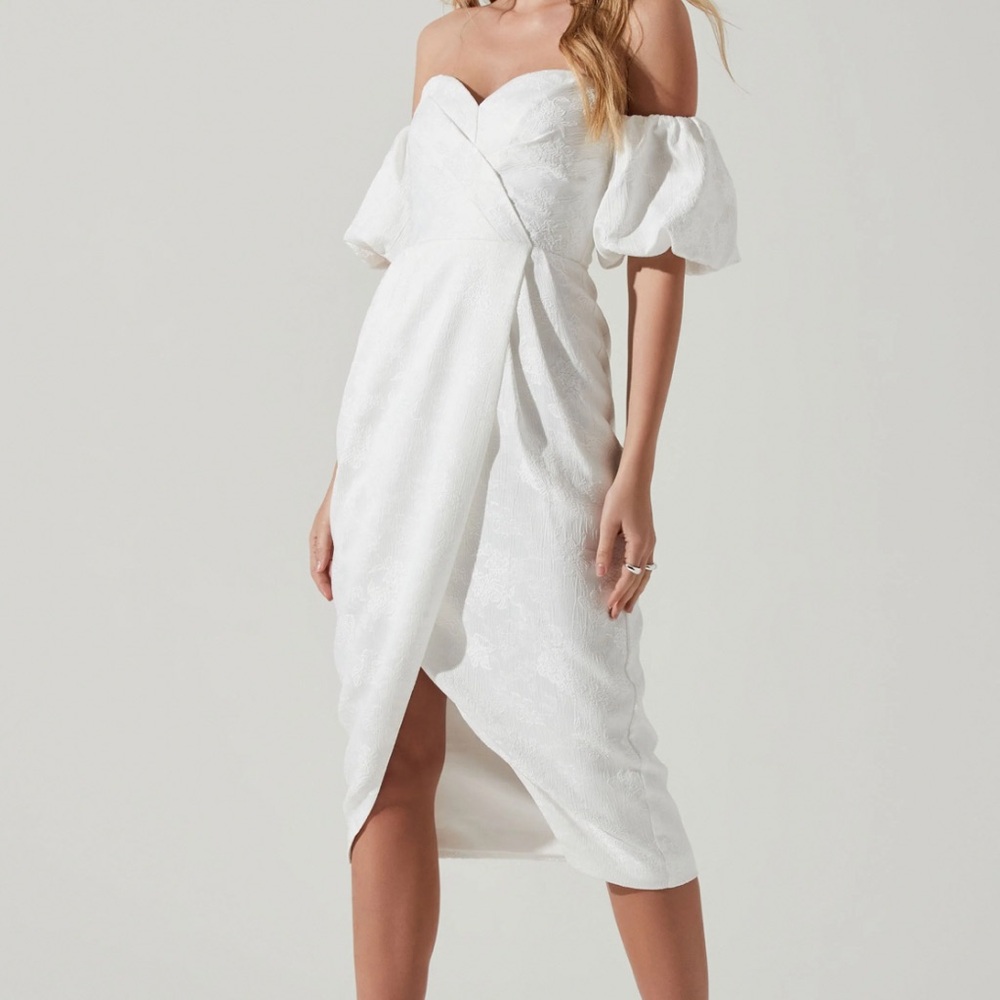 NWT Astr The Label | White off the shoulder dress